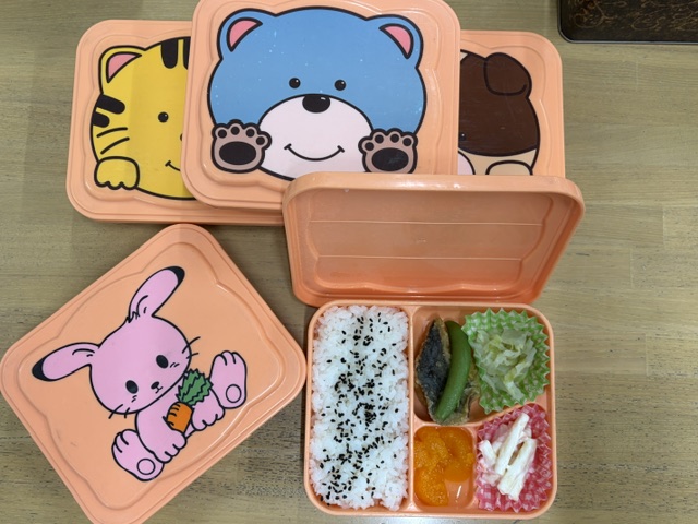 給食の画像